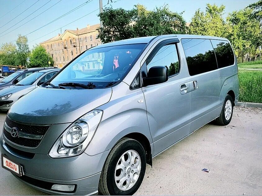 Автомобили с пробегом минивэны. Hyundai h1 2008. Hyundai h1 минивэн 2003. Хендай h1 2011 2.5 дизель. Hyundai h1 Silver.