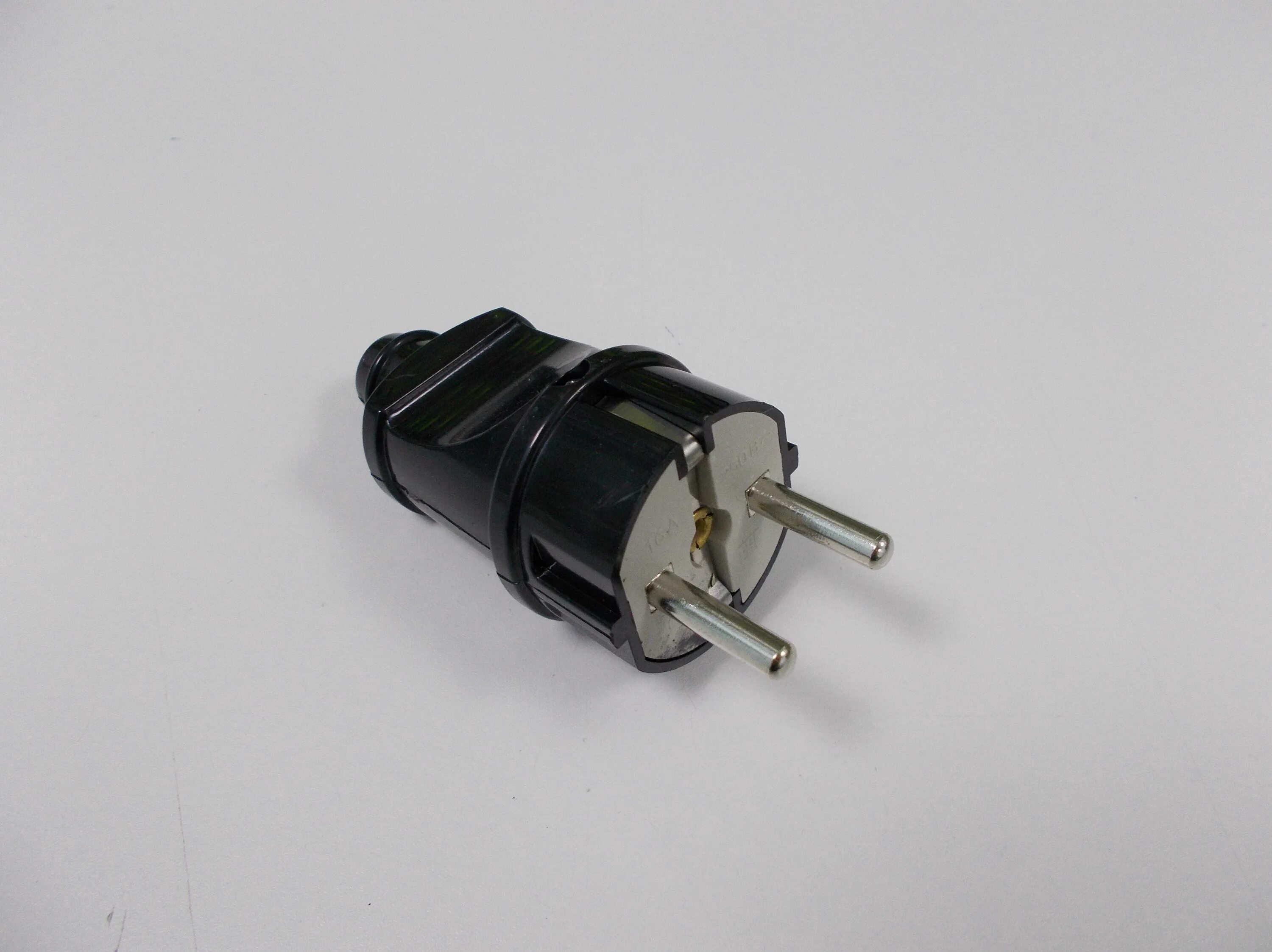 Штепсель с/з (еврослот) 16а 250в, белый universal. Розетка штепсельная 16а 220в. Вилка 32а 220 schuko. Розетка штепсельная 16а 220в. Вст.