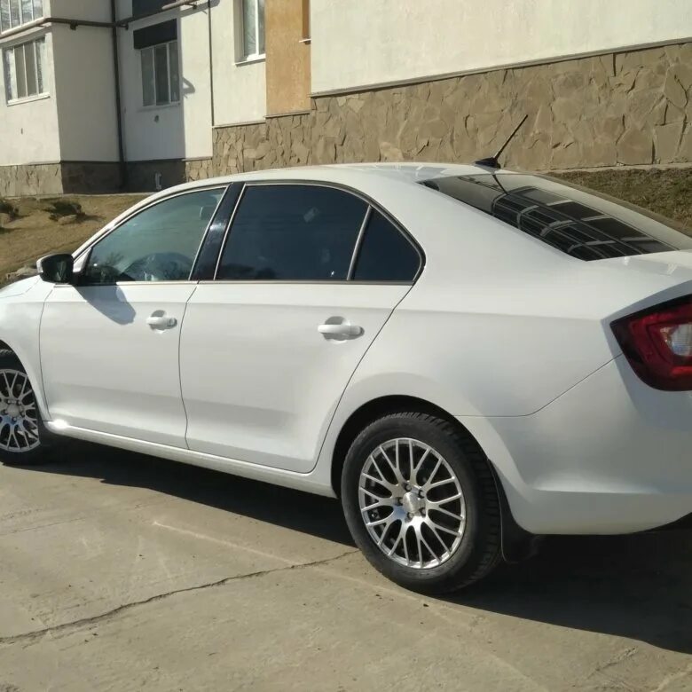 Skoda Rapid диски r16. Шкода Рапид на 16 дисках. R16 на Рапид. Диски на шкоду Рапид r16. Skoda rapid r16