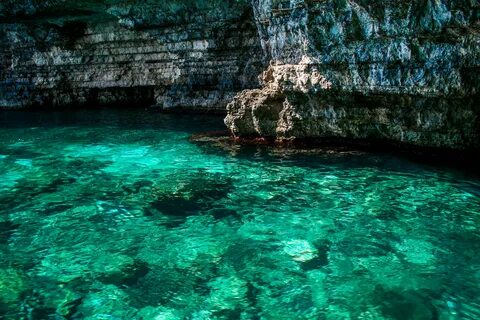 Лазурная вода