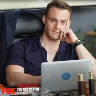 Дверь актер