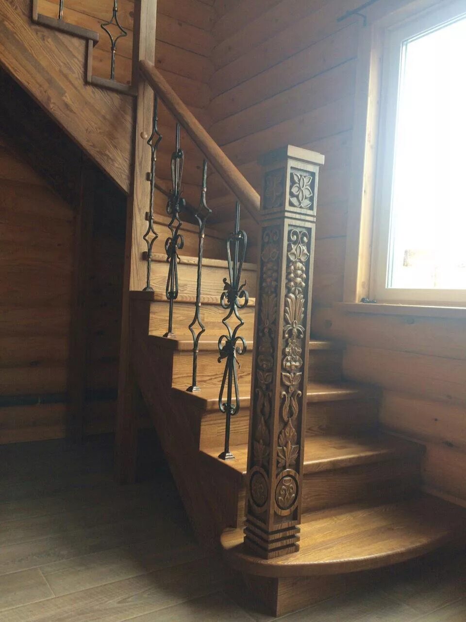 Дом лестниц пермь. Лестница под старину деревянная. лестница из ясеня. лестница из дерева под старину. лестница из металла под старину.