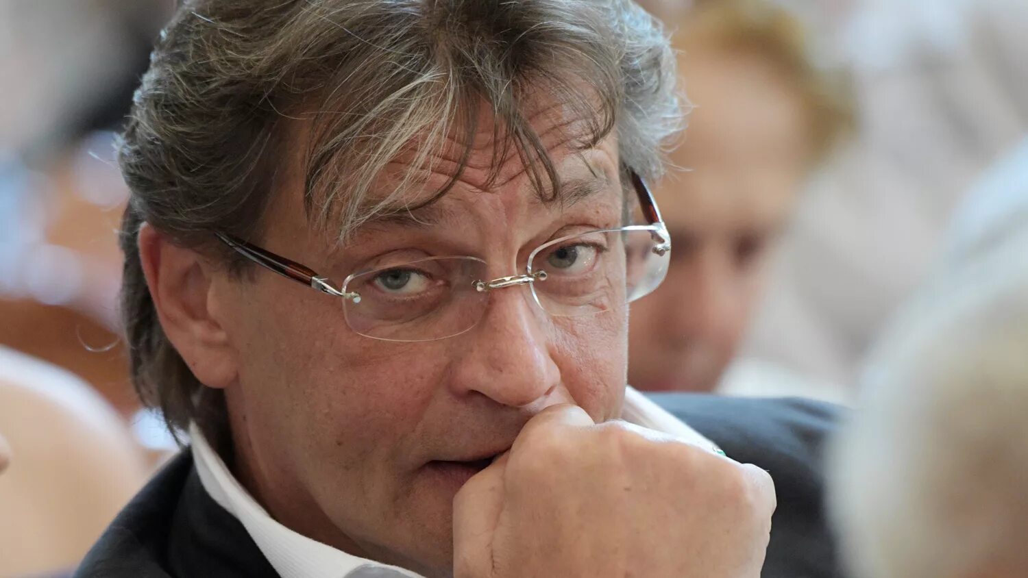 Александр домогаров фото. Домогаров 2021. Александр домогаров 2021. Когда родился домогаров актер. Александром домогаров и александра.