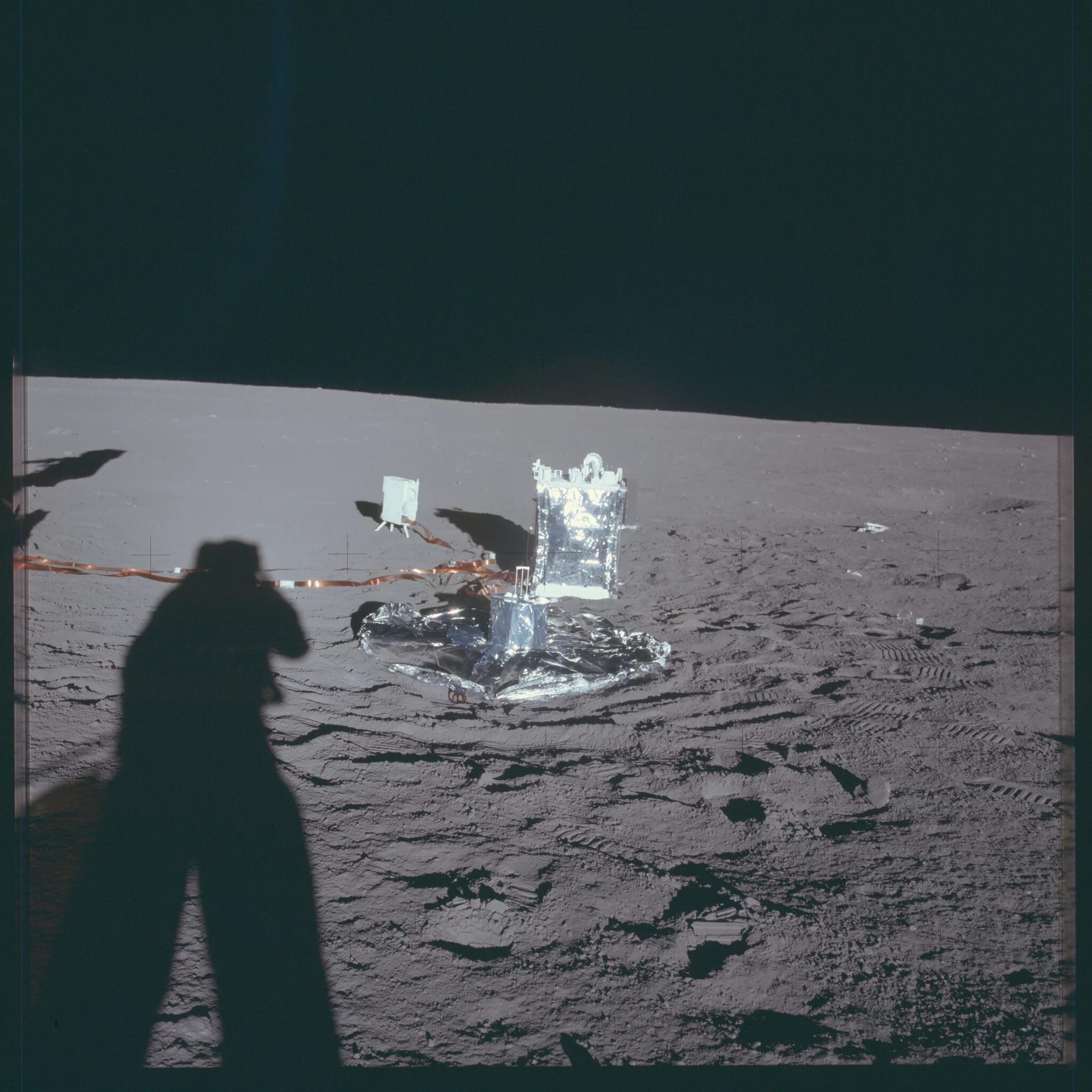 Невероятное количество. НАСА миссия Аполлон. Аполлон-11 фото. Аполлон НАСА на Луне. Миссия Аполлон 12.