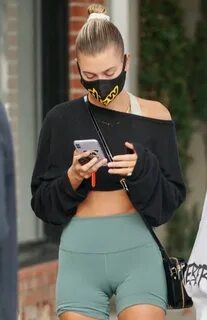 Off her shows off