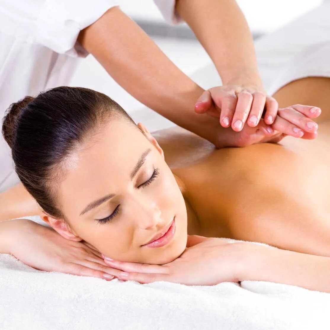 Классический массаж тела. Почему после массажа поднимается. Почему после массажа поднимается. Антицеллюлитный массаж спины. Антицеллюлитный лимфодренажный массаж.