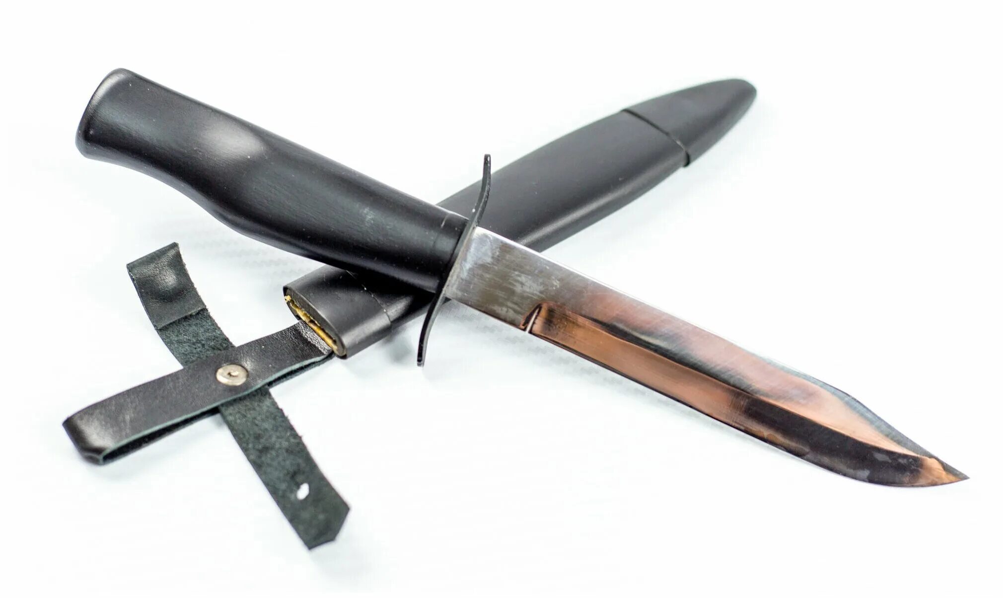 Шенгальц черные ножи читать полностью. Финка нр-40. Нож sog fixation dagger. Чёрный нож танкиста нр-40. Шварцмессер черный нож.