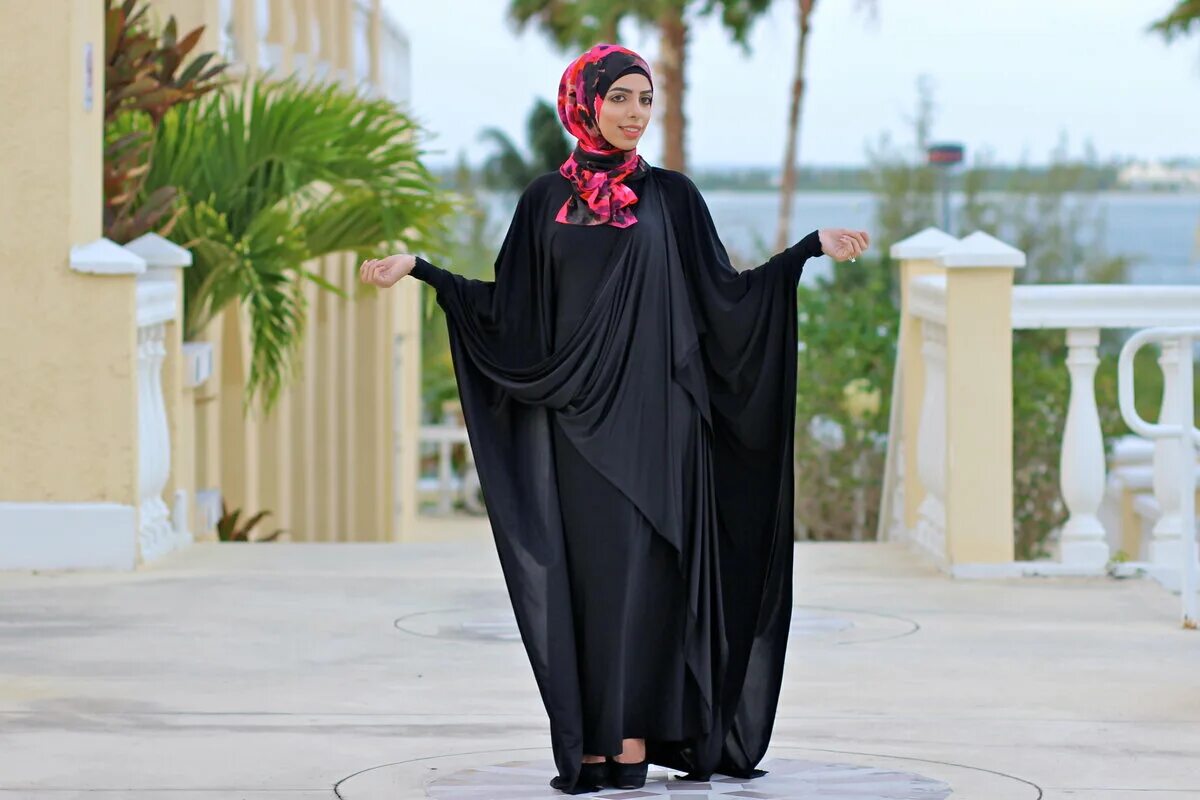 эмираты женщины одежда. гафию оаэ. абайя оаэ. мода арабских эмиратов. дубайский одежда для женщин.