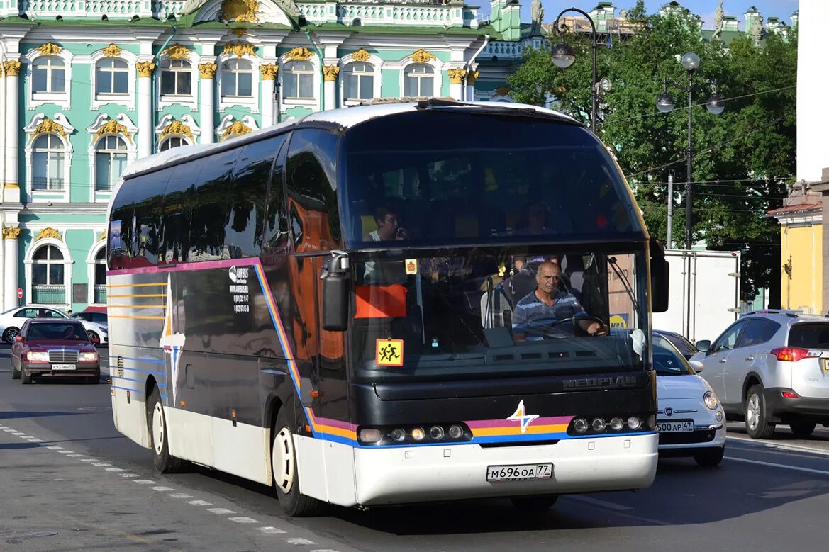 Автобусы спб отзывы. Автобус: Neoplan 516-SHD. Автобус Neoplan n138. Неоплан n516shd Ulusoy. Neoplan 116 Санкт Петербург.