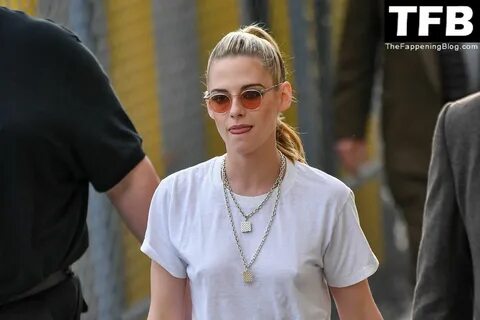 Braless Kristen Stewart Spreads Peace at Jimmy Kimmel in Hollywood (97 Phot...