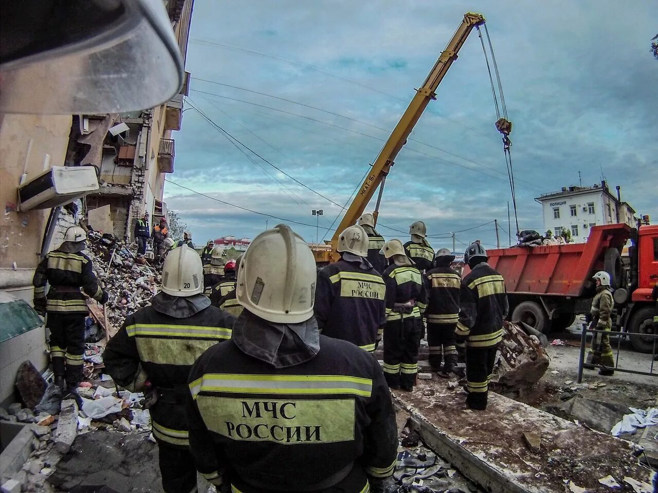 Спасатель газоспасатель. Сибирский центр подготовки спасателей. Экипировка газоспасателя. Профессиональные аварийно-спасательные службы. Чс спасательные работы.