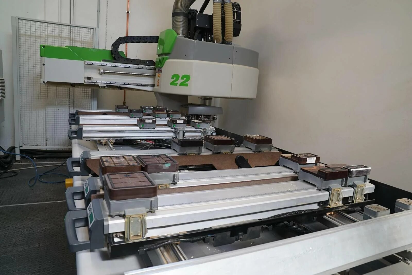 Rover biesse 23 xnc. Чпу ровер станок 130х250. Станок чпу rover biesse. Rover 4. Фрезерный станок rover 22.