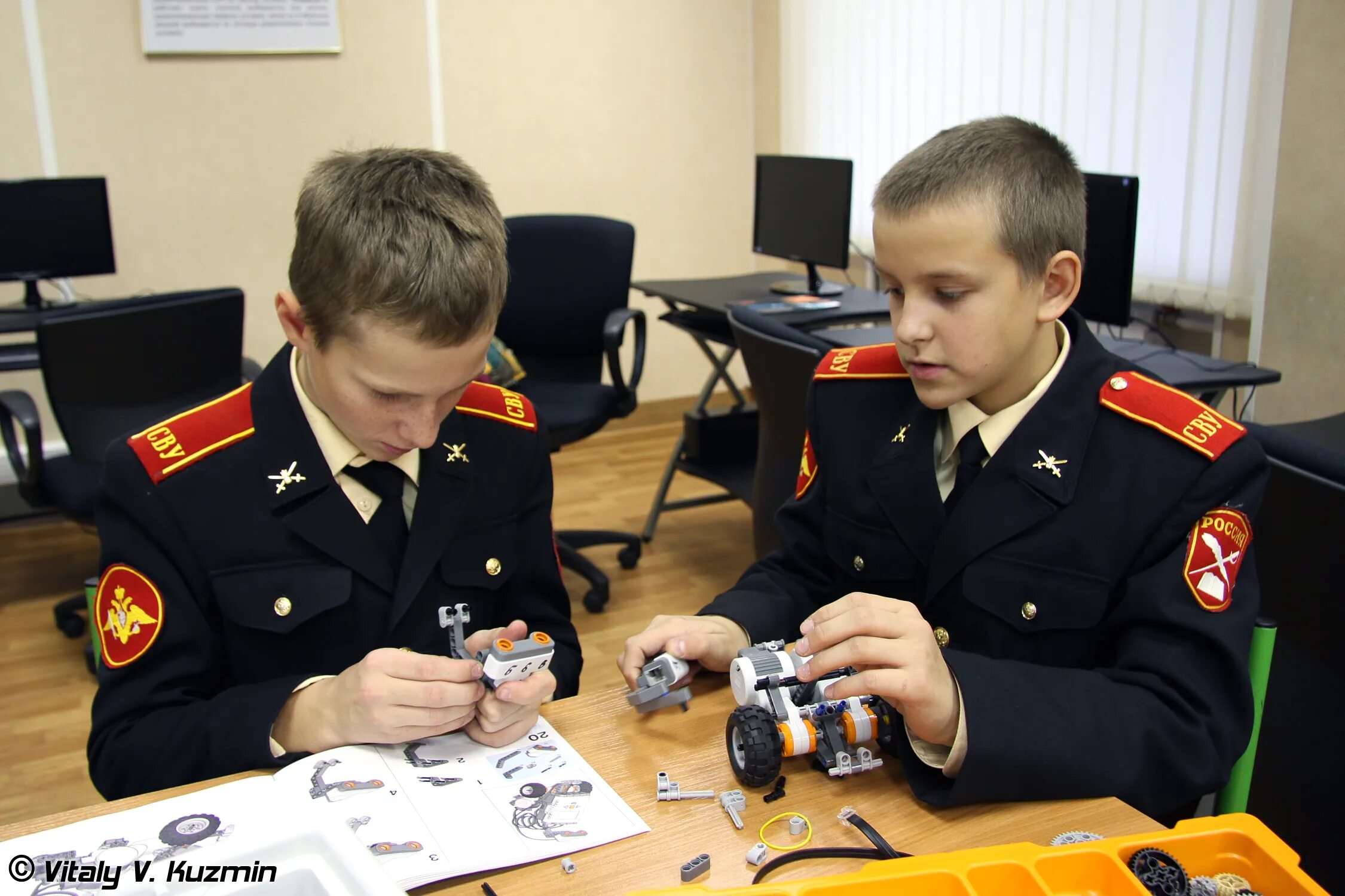 Кадеты суворовского училища. Московское военное суворовское училище мо рф. Суворовское кадетское училище москва. Суворовское училище в москве для мальчиков. Московское суворовское военное училище.