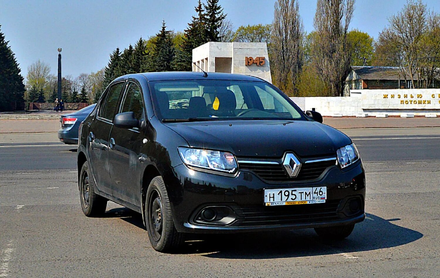 Renault курск. Рено Логан 46. М065от46 Renault Logan. Renault Logan с 649 ор 72. Рено Курск.