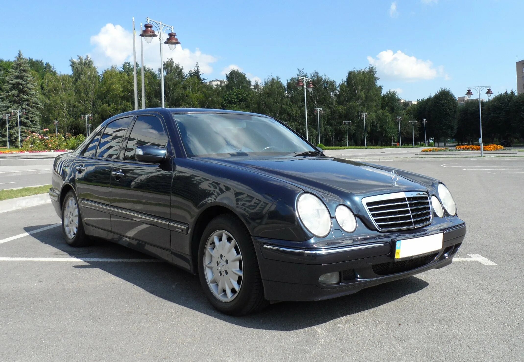 Кузов w210. Мерседес 210 кузов. мерседес w210 сток. 210 мерседес сток. мерс е 210 кузов.