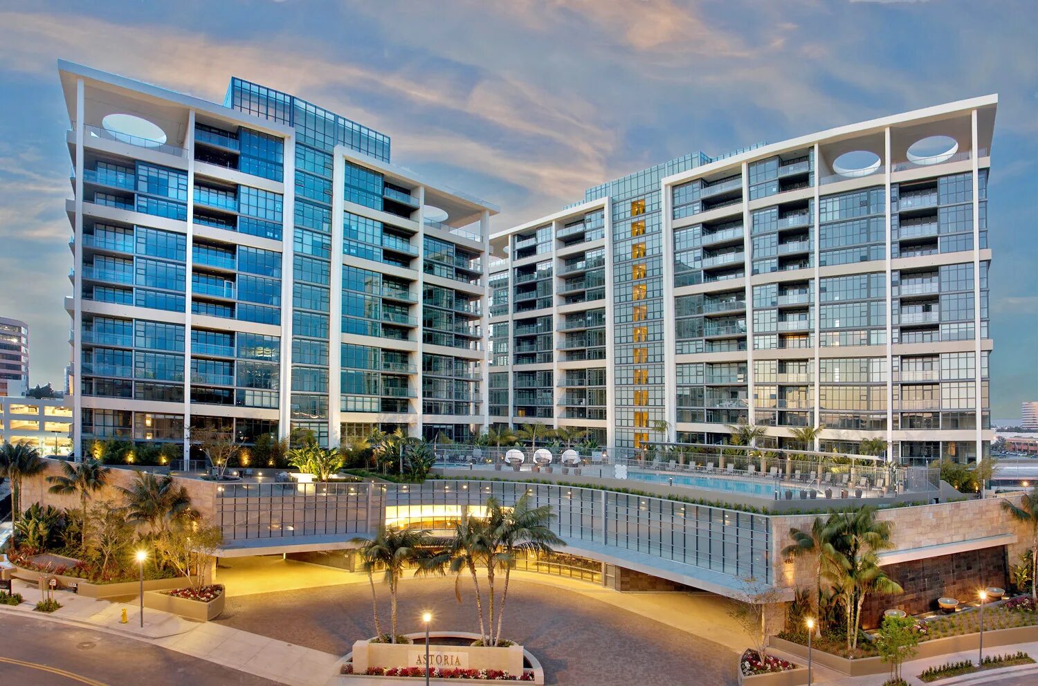 Oakwood hotel. Шеннон город. Oakwood hotel journey hub pattaya 4 ,фото. Оуквуд. Oakwood hotel.