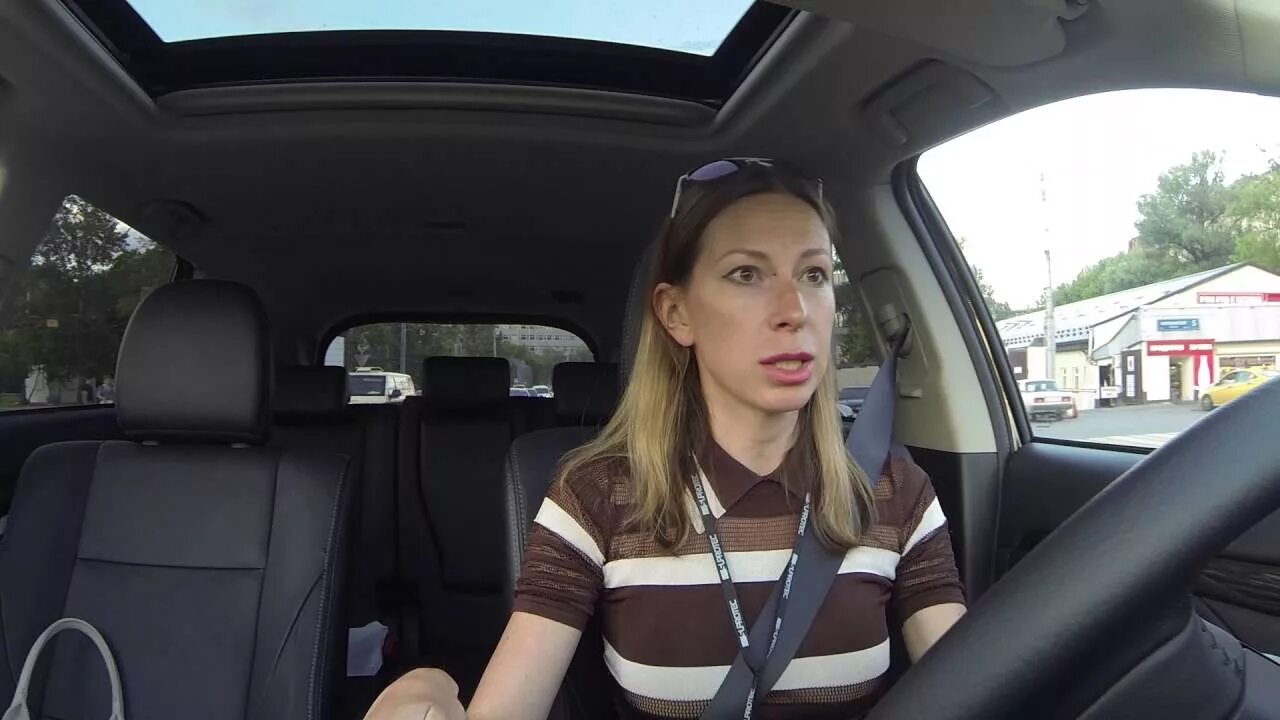 Лиса рулит онлифанс. Лена лисовская лиса рулит. Лиса рулит шкода карок 2022. Лисовская автоблогер. Лиса рулит порше 911.