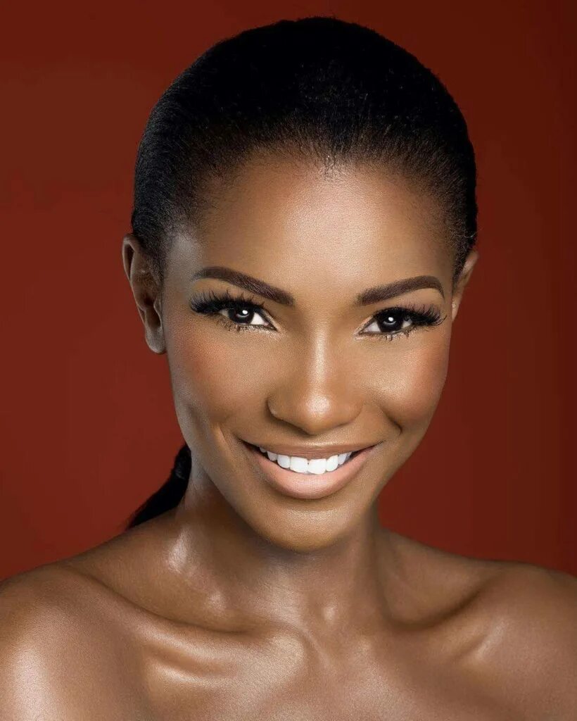 Кожа мулата. Agbani Darego. Агбани дарего фото. Темнокожие фотомодели.