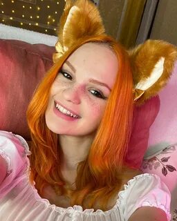 В соц. сетях она активно продвигает аккаунт в запрещенном в РФ Инстаграме, ...