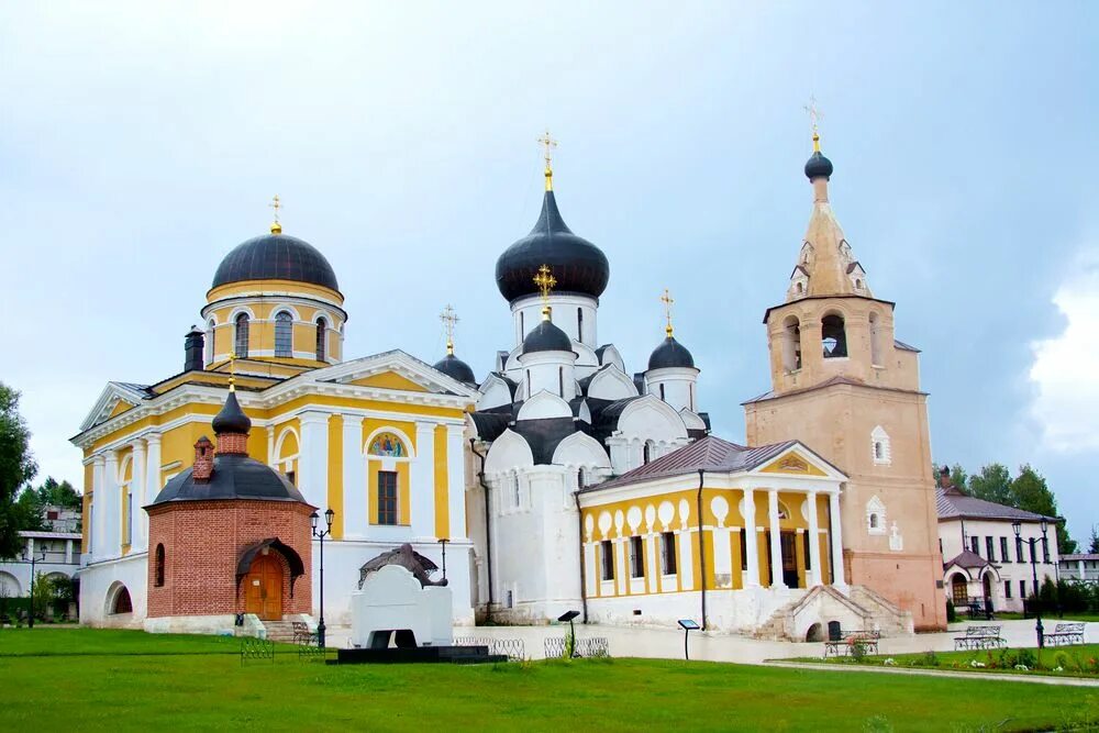 Свято-Успенский монастырь Старица. Старицкий Успенский монастырь Старица. Старицкий Успенский монастырь иконы. Сайт свято успенского монастыря