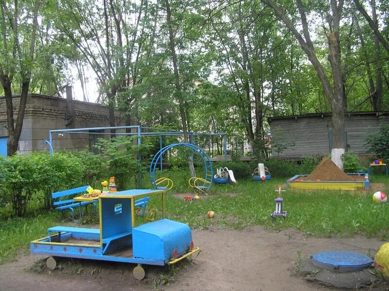 Прогулочная площадка в детском саду. Украшение площадки в детском саду. Детская площадка в детском саду. Прогулочная площадка в детском саду. Групповые участки в детском саду.