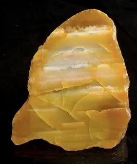 Камень желтеет