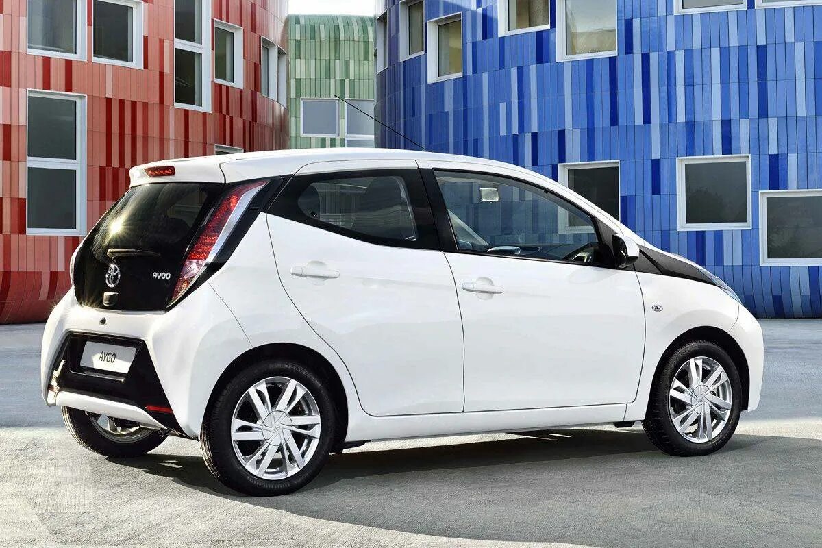 Купить тойоту мини. Toyota Aygo. Toyota Aygo II. Toyota Aygo 2014. Toyota Aygo 2015.