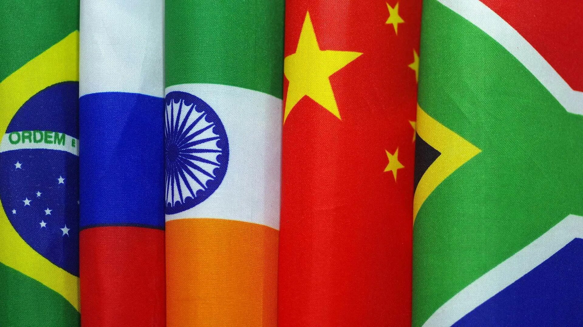 БРИК Бразилия Россия Индия Китай. Флаг Brics. Бразилия Россия Индия Китай ЮАР. БРИКС Brics флаг. Интеграция брикс