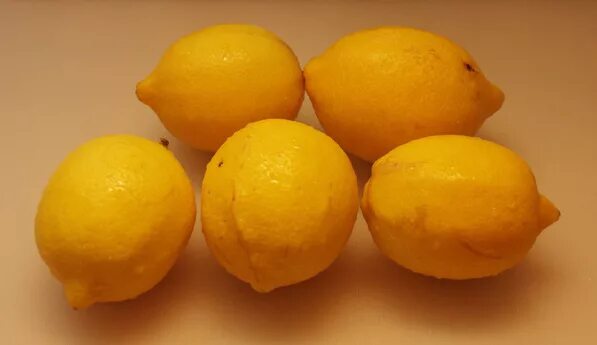 Файв лемонс групп. Лимон 4 штуки. Пять лимонов. 4 лимона. Листья лимона.