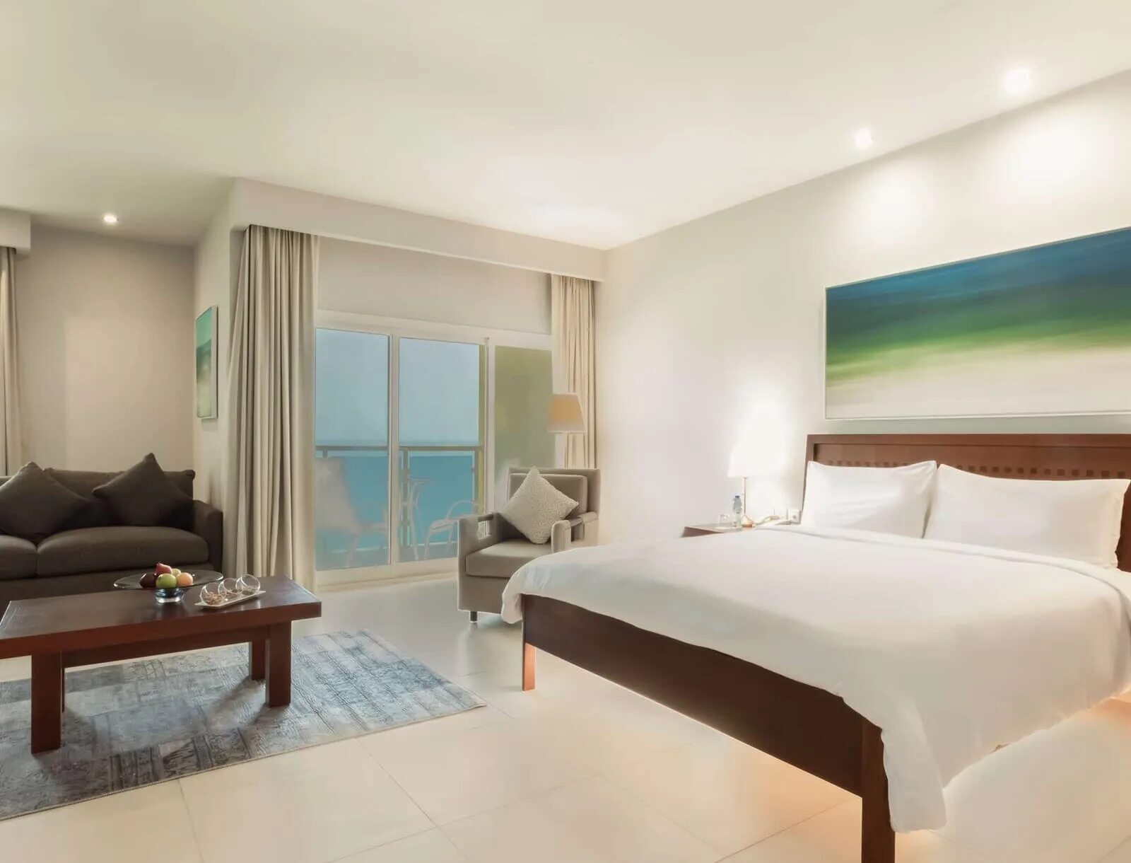 Рэдиссон блу резорт фуджейра. Рэдиссон блу резорт фуджейра 5. the radisson blu resort fujairah 5 оаэ фуджейра. radisson blu resort fujairah 5 дибба. отель рэдиссон фуджейра в оаэ.
