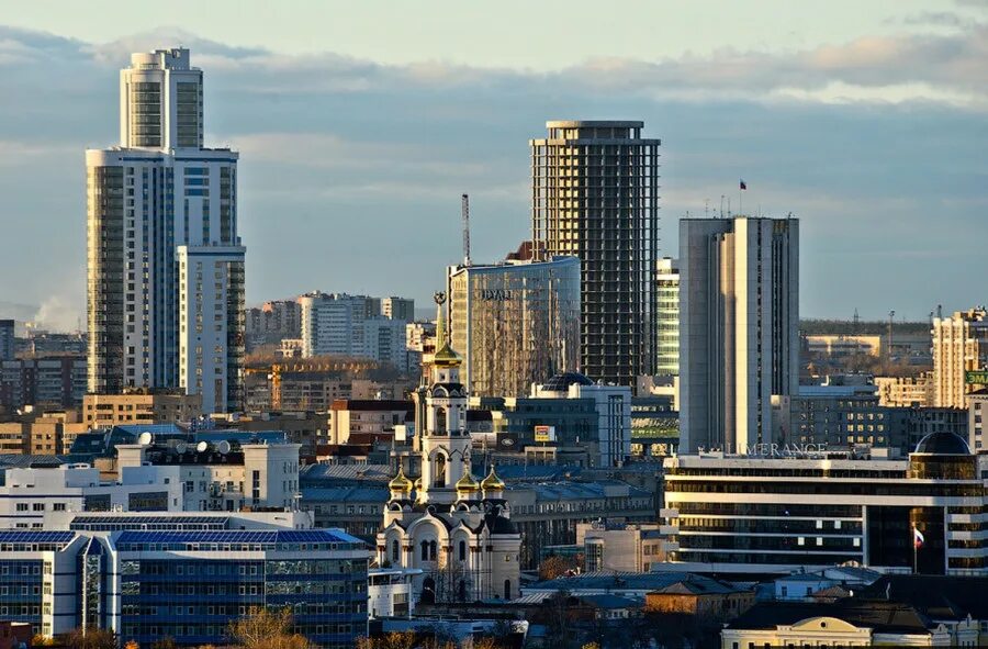 Екат г. Ночной екатеринбург с высоты вид на исеть. Екатеринбург-сити екатеринбург. Екатеринбург столица свердловской области. Население города екатеринбург.