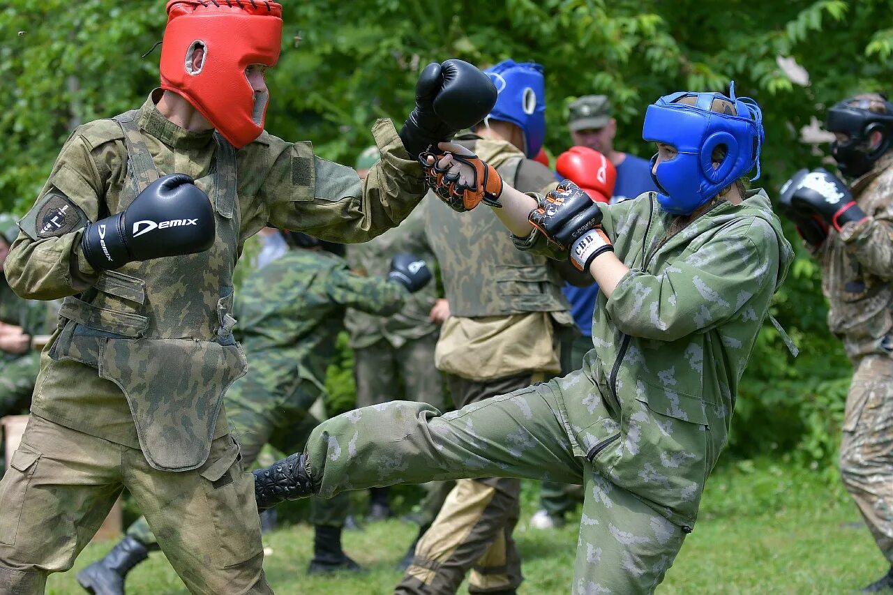 Военно спортивные организации. Военно-спортивные игры. Военный спорт. Спортивный военный. Спорт в армии.