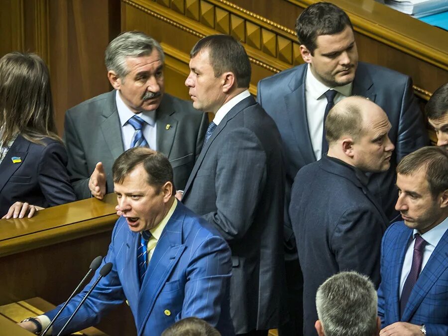 Депутат думы украины. Верховная рада украины драка. Депутаты госдумы спят. Депутат думы украины. Драка в парламенте.