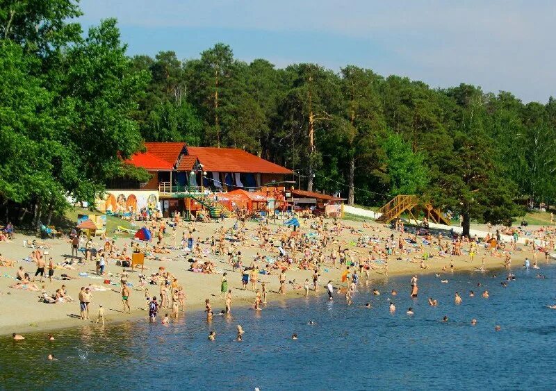 верхний бор пляж. озеро липовое тюмень пляж. тюмень верхний бор озеро пляж. сосновый бор тюмень пляж. отдых в тюмени летом.
