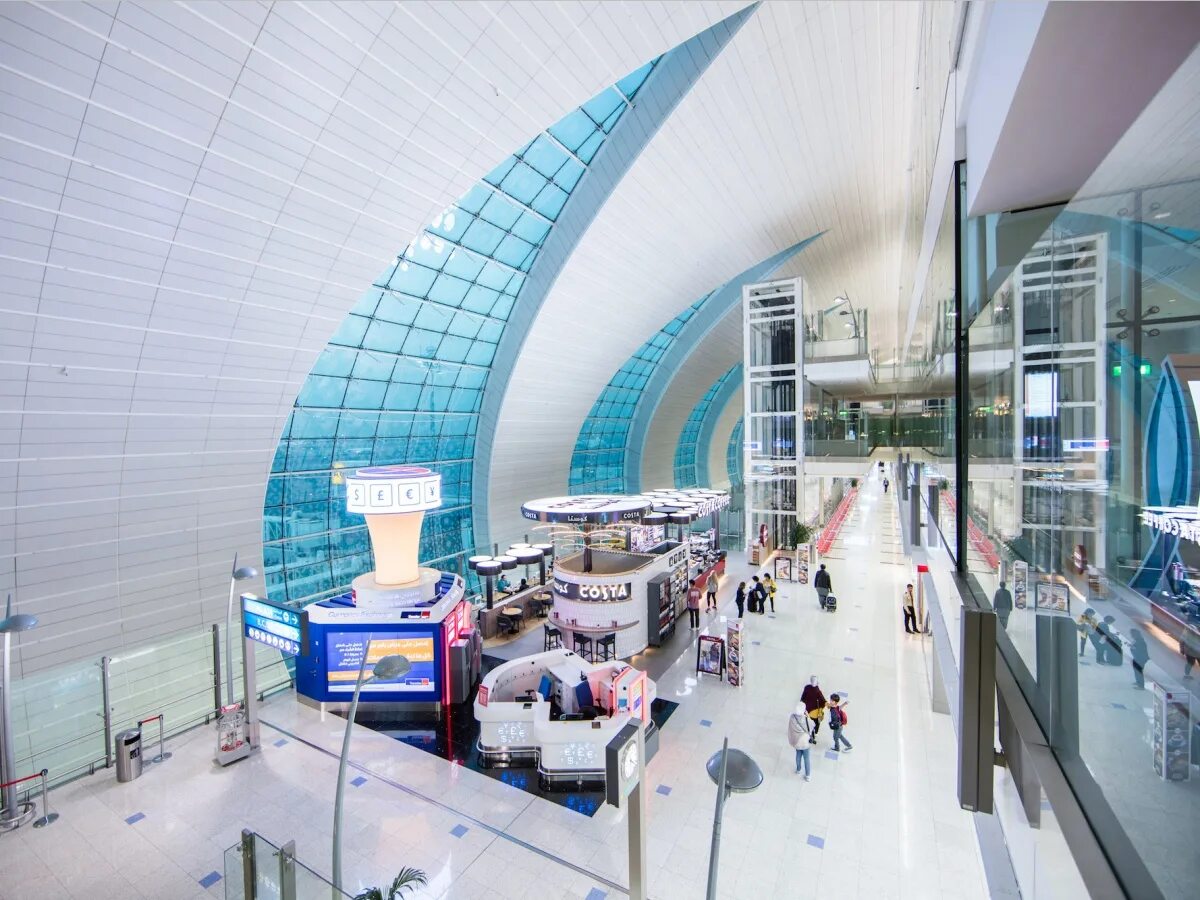 Международный аэропорт Дубай (ОАЭ). Аэропорт Дубай DXB. Международный аэропорт Дубай внутри. Дубай Интернешнл аэропорт. Дубайский аэропорт