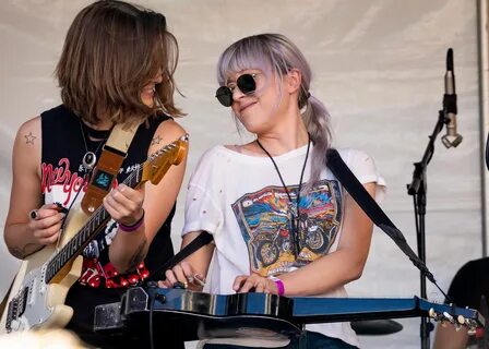 Larkin poe википедия.