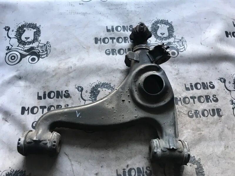 Передние рычаги mercedes 124 e500. Рычаги мерседес 124. Передняя подвеска исузу эльф. Передний нижний рычаг мерседес 124. Передний рычаг мерседес 124.