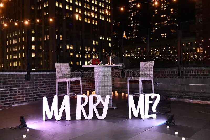 Down marry me. Marry me буквы. marry me оформление. декорация для marry me. marry me предложение.