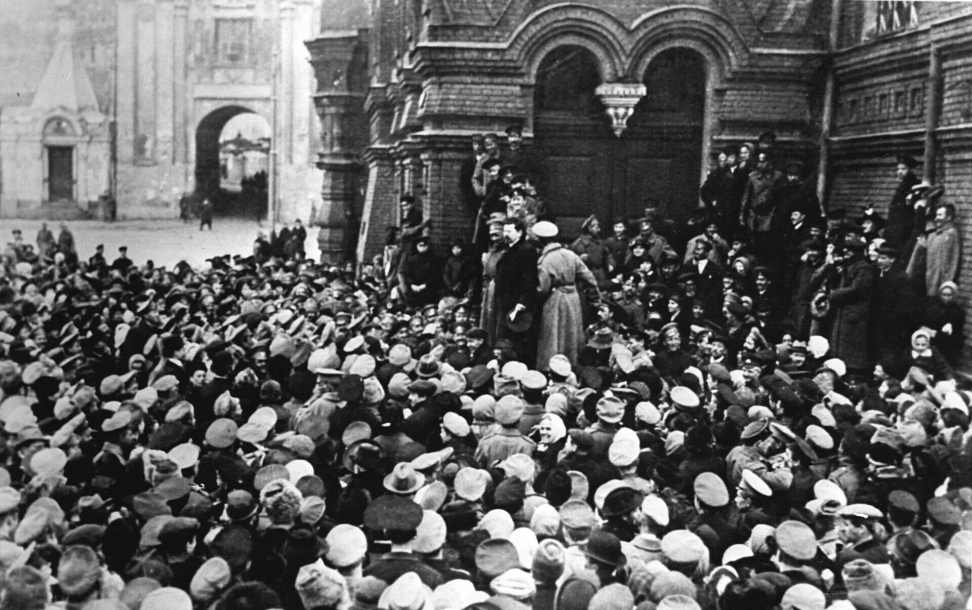 Февральская революция 1917 привела. Февральская революция 1917 года. 27 Февраля 1917 года Февральская революция. Февральский переворот 1917 года. Февраль 1917 года в России.