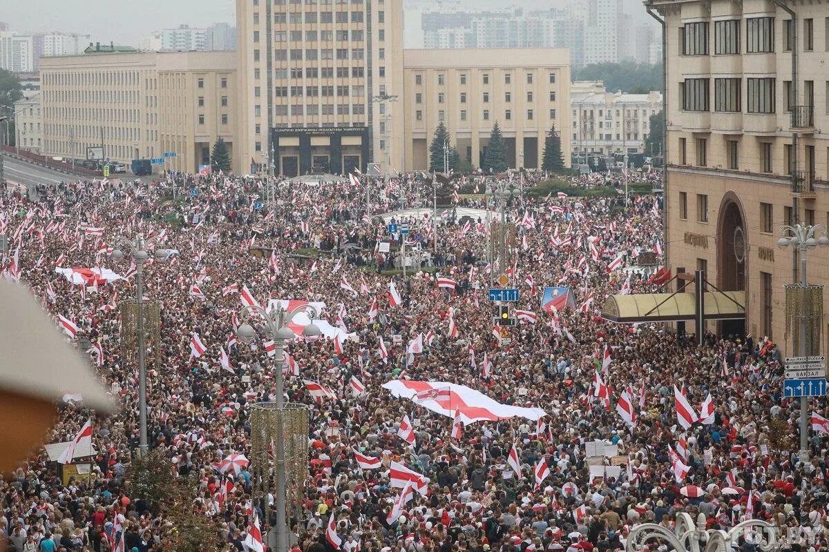 Почему сегодня в минске. Митинг в Минске 2020. Митинги в Белоруссии 2020 против Лукашенко. Митинг в августе 2020 в Беларуси.