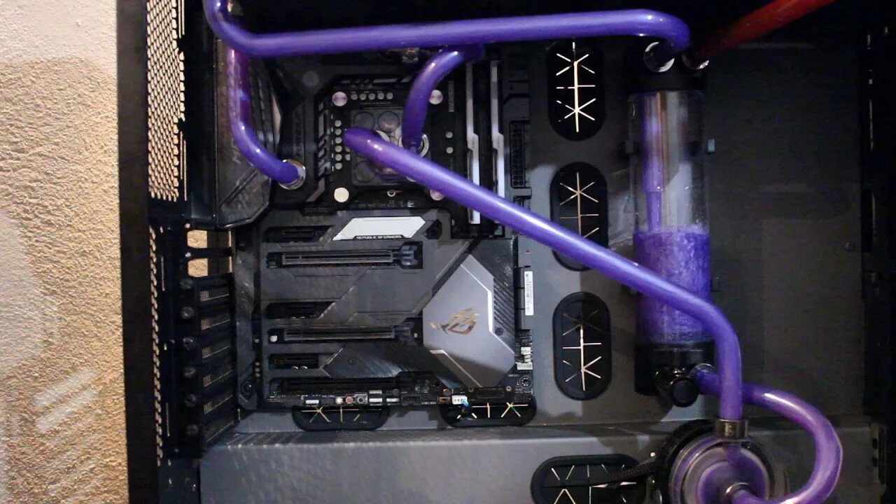 Zalman n5 of с водяным охлаждением. Кастомное сво EKWB. Водяное охлаждение Cooler Master h500m. Zalman r2 с сво.