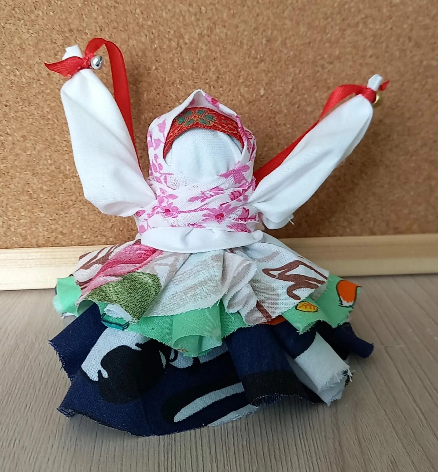 кукла колокольчик. мотанка кукла колокольчик оберег. народная тряпичная кукла колокольчик. народная тряпичная кукла колокольчик. оберёг кукла валдайский колокольчик.