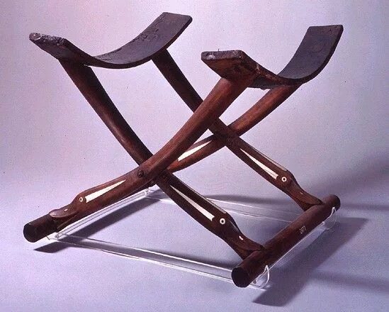 Mummy chair. Мебель древних египтян. Стулья древнего Египта. Египетский табурет. Египетский складной стул.