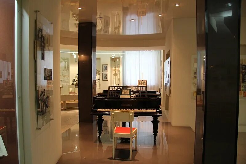 где расположен музей а музы не молчали. ». о музее а музы не молчали зал композиторы. музей а музы не молчали в санкт-петербурге. информация о музее а музы не молчали.