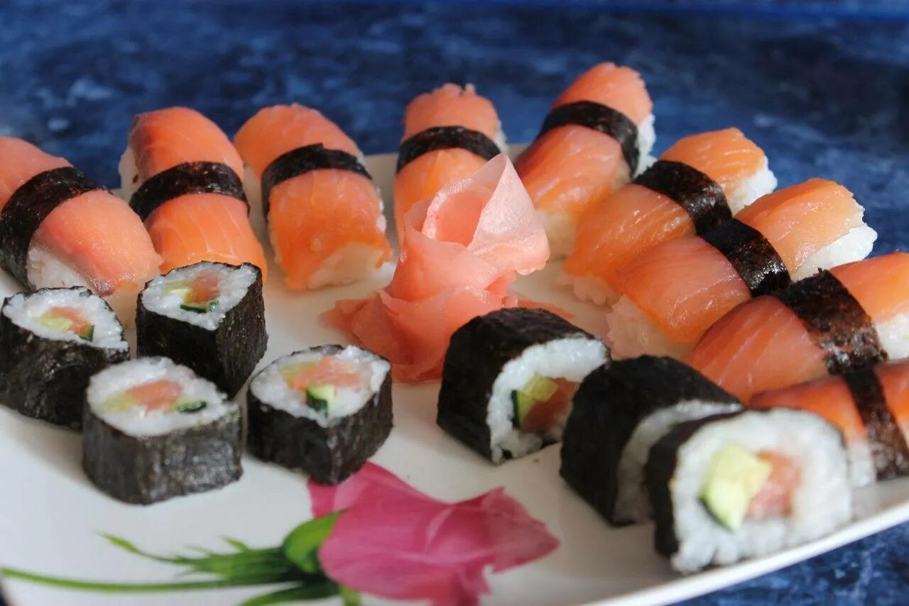 Как приготовить роллы и суши в домашних условиях Sushi for kids, Sushi roll reci