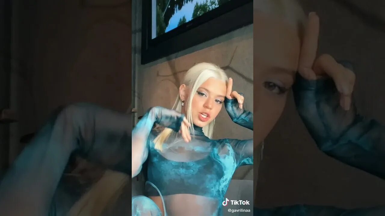 Юля гаврилина за 15 млн показала. Юля гаврилина эфир. юля гаврилина стрим. юля гаврилина новый трек. гаврилина на стриме.