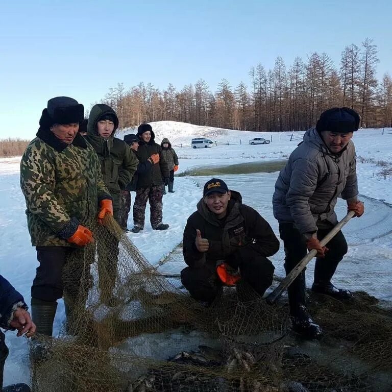 Рыболовство в Якутии. Якутский Рыбак. Якуты рыбалка. Якуты рыболовство.