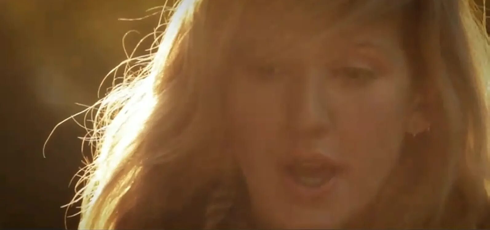 Песня do your. Элли Голдинг клипы. Ellie Goulding - your Song. Элвин Голдинг Повелитель тьмы. Ellie Goulding 2013 песни.