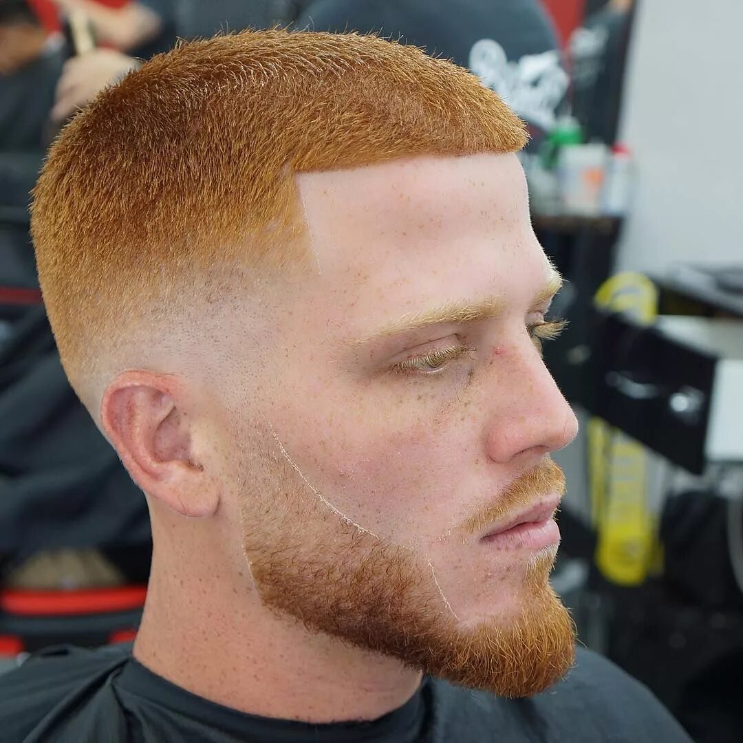 Полубокс фейд лысый. Buzz cut mohawk стрижка. Саутсайд фейд стрижка. Прическа 2 мм. Полубокс 6 1.