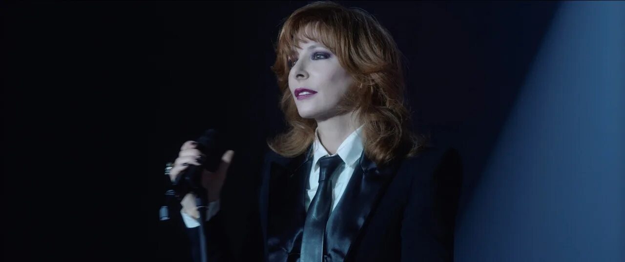 Mylene moby. Mylene farmer l&#039;emprise. mylène farmer сейчас.